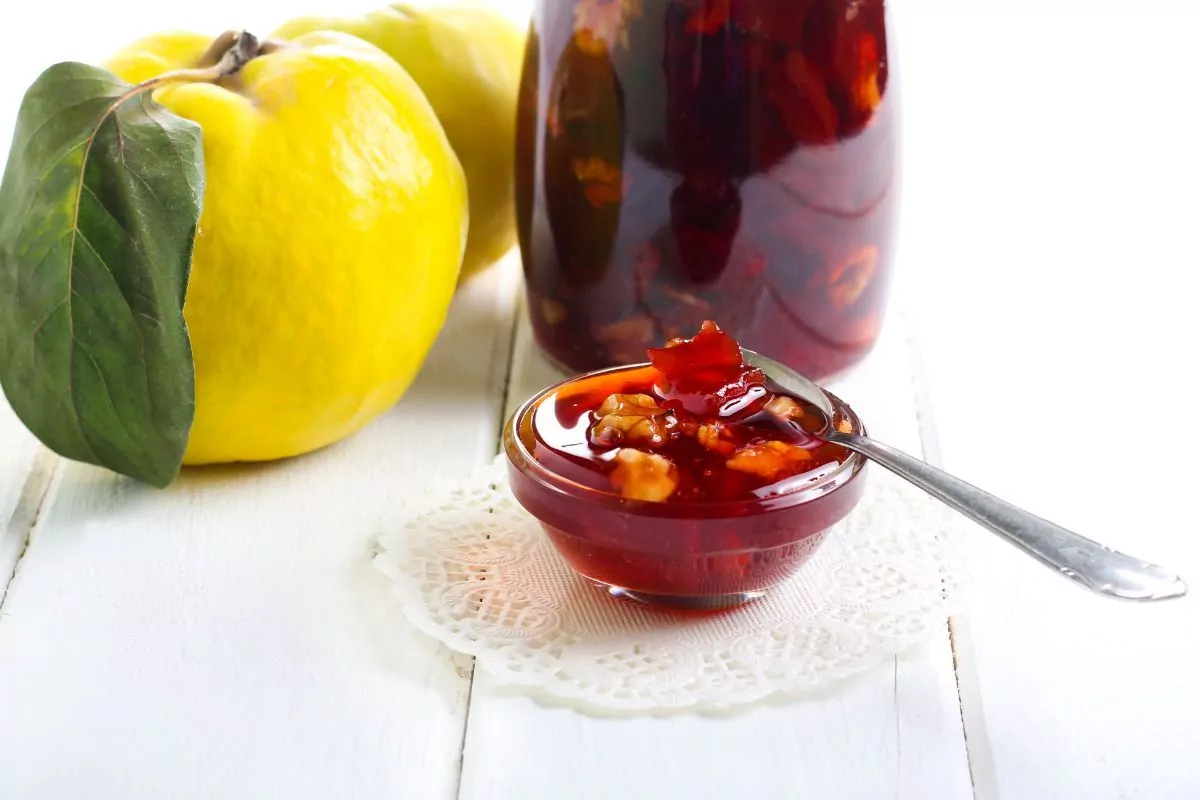 syrop z pigwy na zimę domowy przepis i zastosowanie